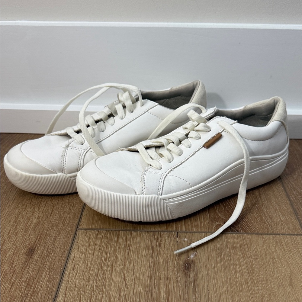 Dr. Scholl’s Time Off White Faux Leather Casual Sneakers